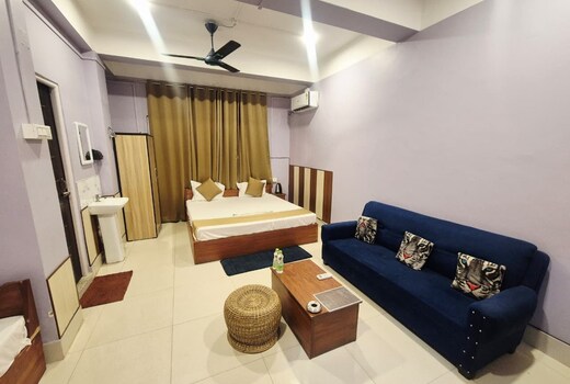 PuHoR Mansion: A Guest House