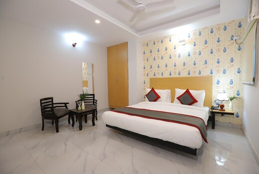 Hotel The Anvi Residency Sector 132