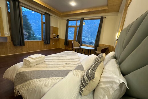 Doghari stays - Casa de Paradiso Manali