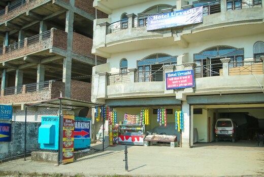 Hotel Urvashi, Chintpurni