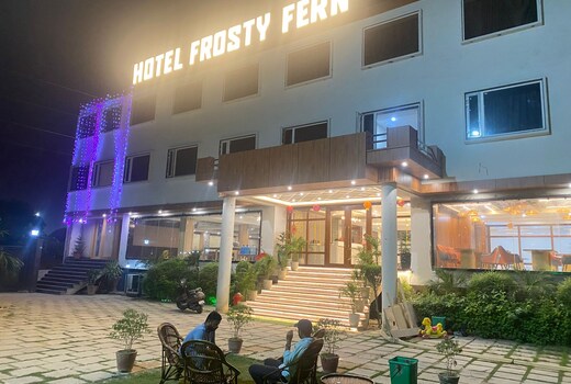 Frosty Fern Hotel And Resort