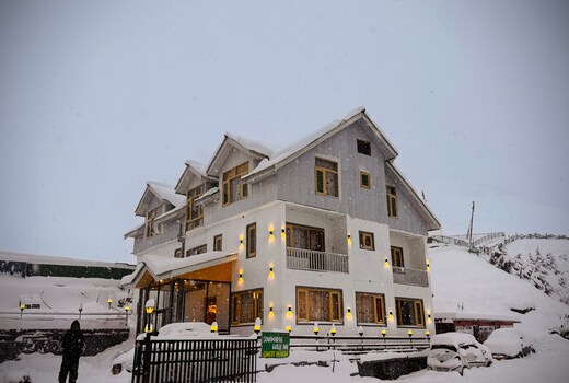 Sonamarg walk inn