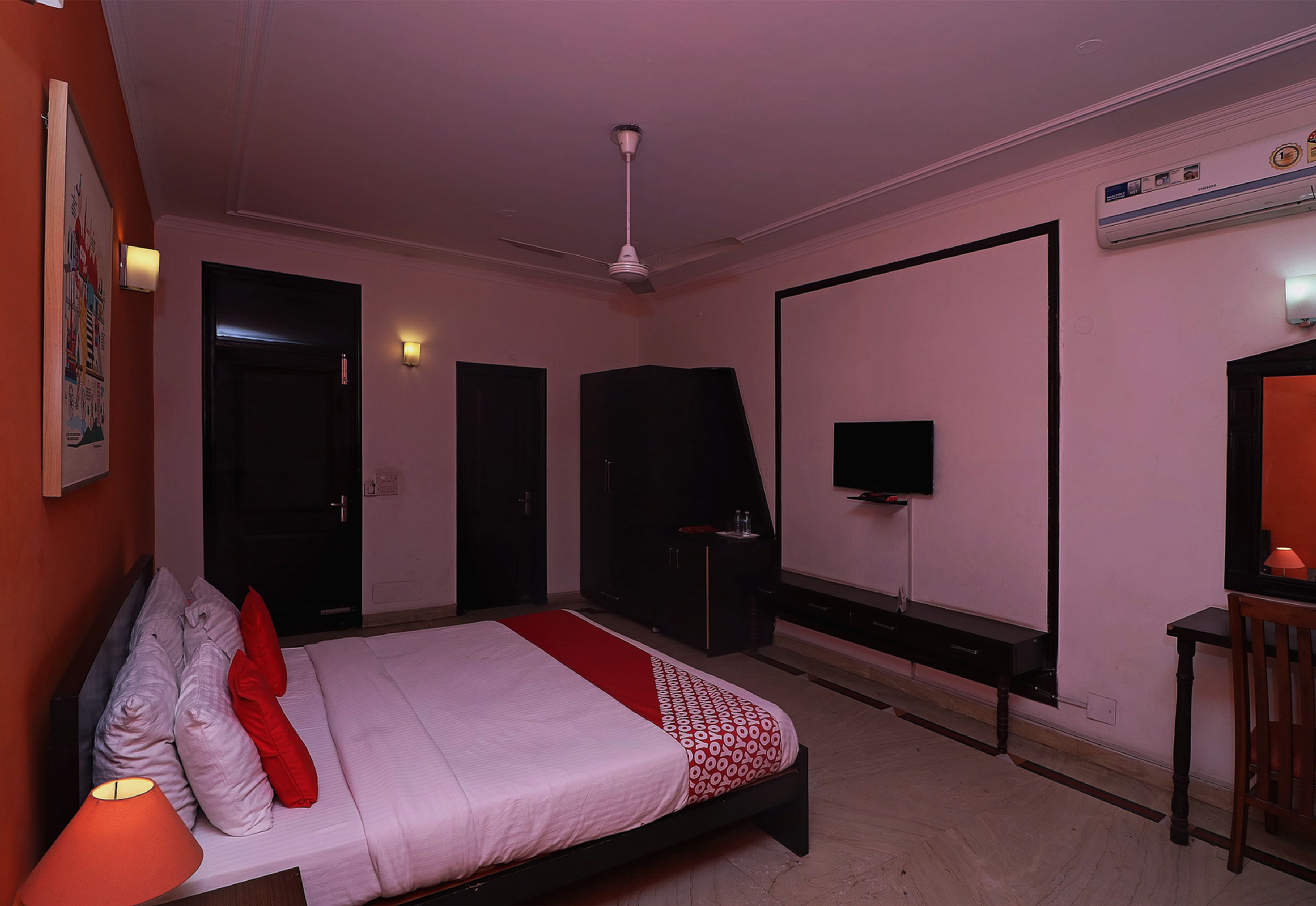 Hotel O A K Hotel