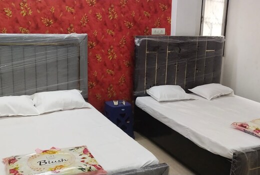 Gayatri Grand Paying Guest House