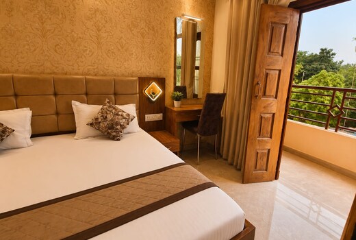 Stay Purvi Ganga Hotel
