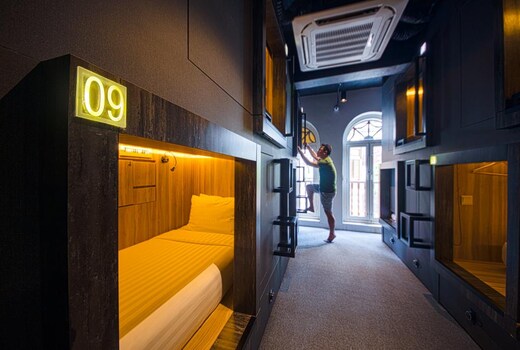 Cube Boutique Capsule Hotel