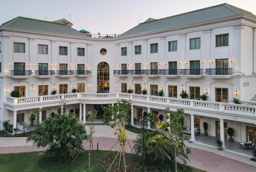 DLF CLUB 4 - Galleria Market