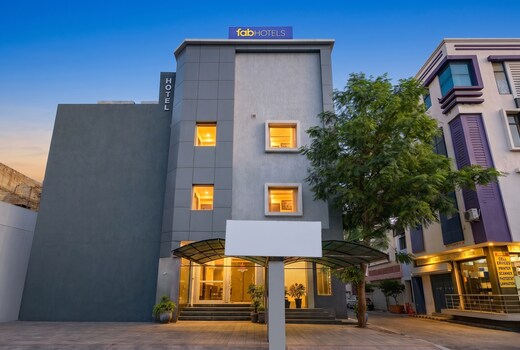 FabHotel Mansarovar Retreat