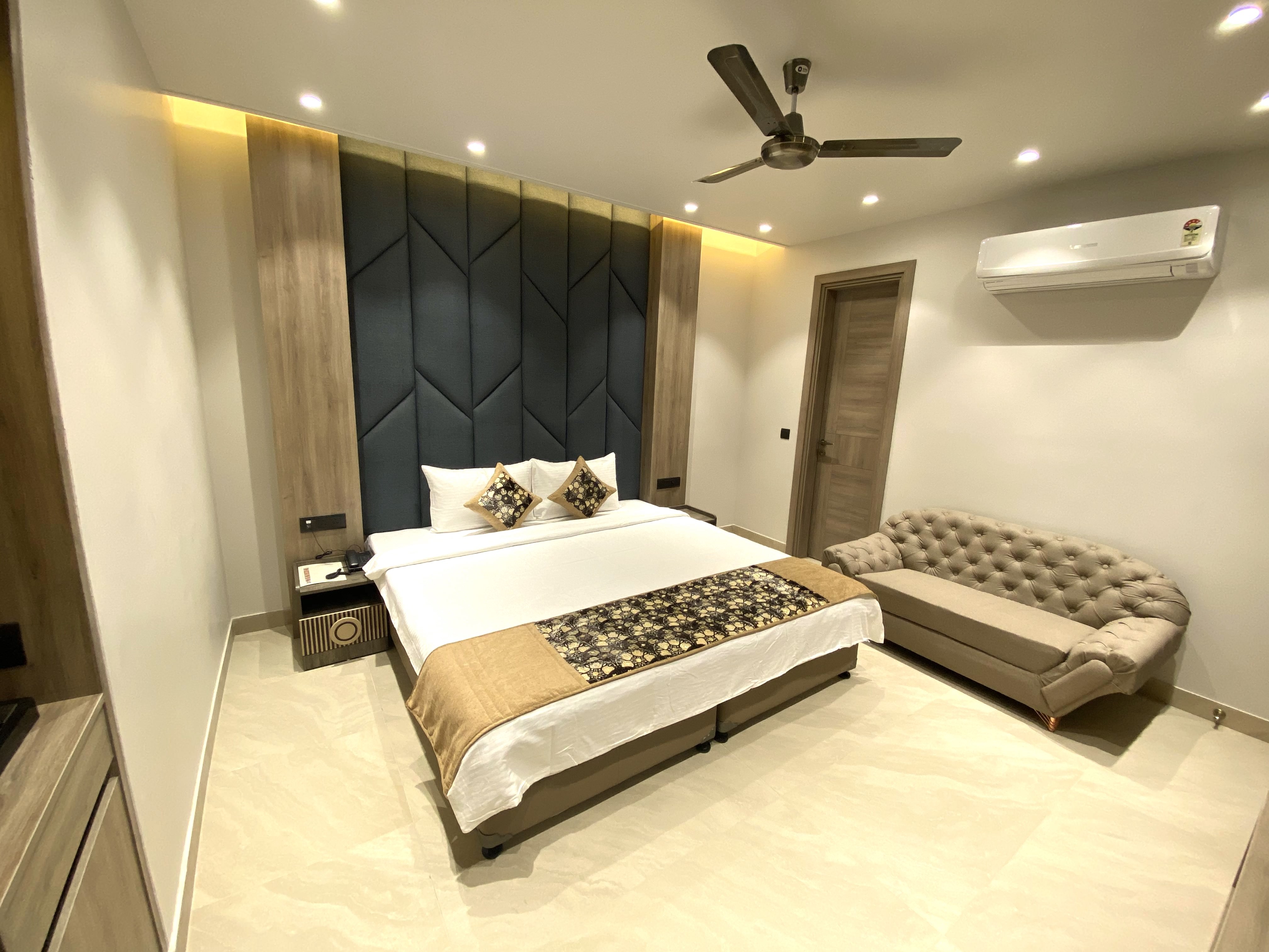 Hotel Pals Inn, Patel Nagar
