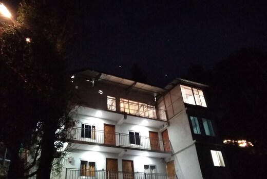 Mount Aura Inn