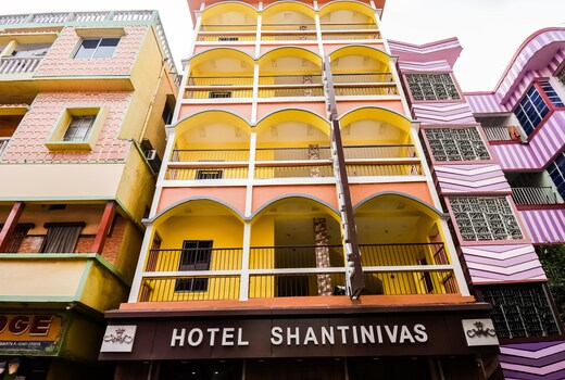 Hotel Shantinivas