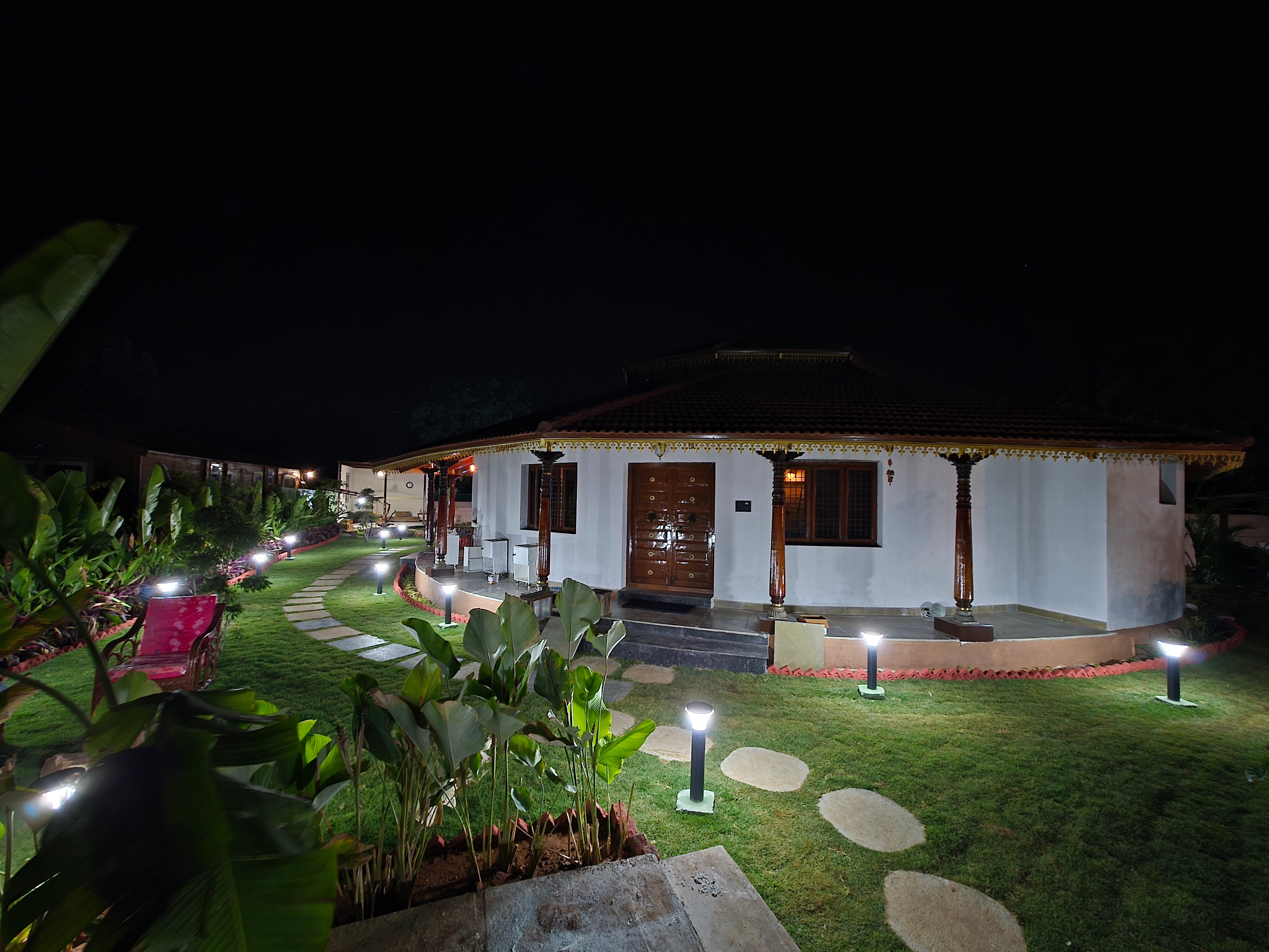 MANGOWOODS MUD HOUSE VILLA