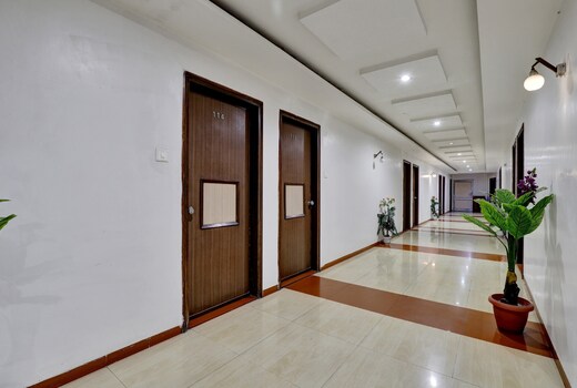 Collection O 82926 Hotel Royal Plaza