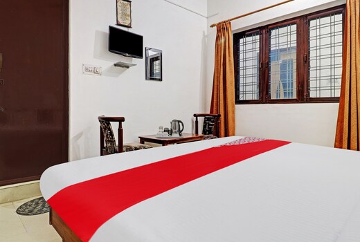 Hotel O 7 Days Homestay