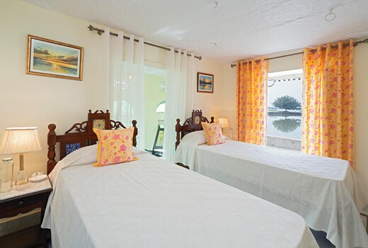 1 BR w Lake View Sunset Vista