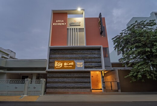 Itsy Hotels Everest Leela Residency