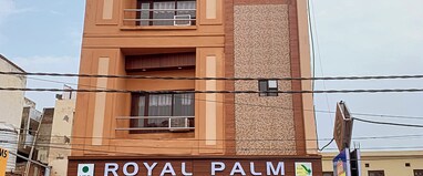 Royal Palm lodge & food court