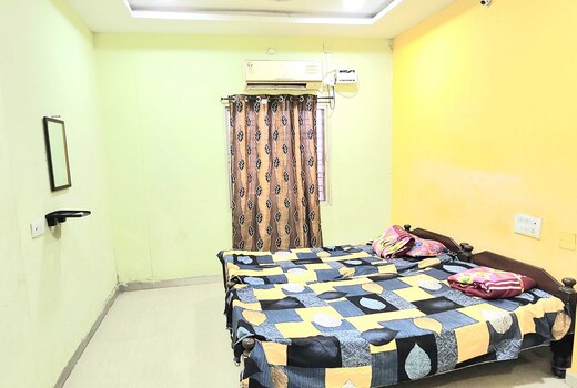 Hotel O Chandras Luxury Rooms
