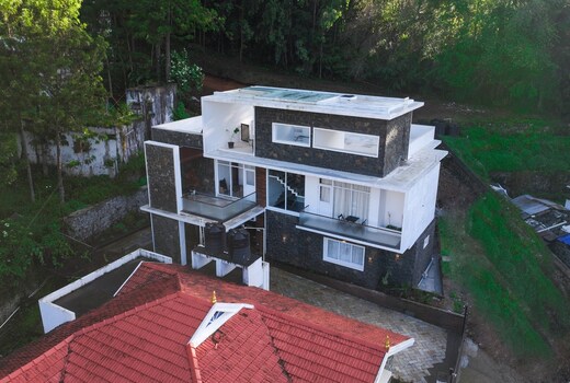 Raja Hill Resort