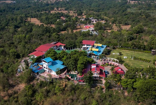 Hunky Dory Resort
