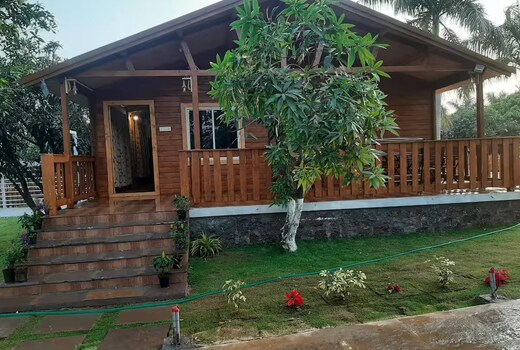 Melody Wooden Cottage with Private Pool.