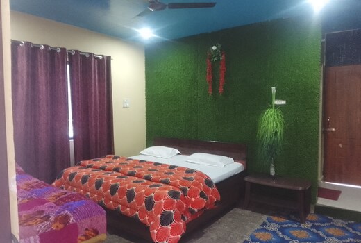 SAKSHAM HOME STAY