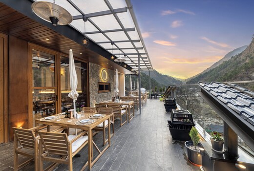 Echor Noah Villa Tirthan Valley, Banjar