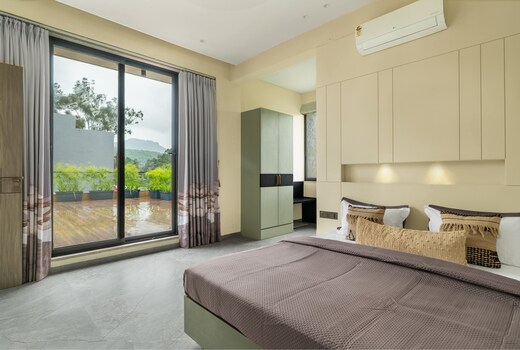 Stayscape Evergreen Escape 11BHK Villa Lonavala Huge Lawn