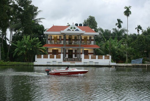 Meenakshi River Villa | Rooms & Wi-Fi
