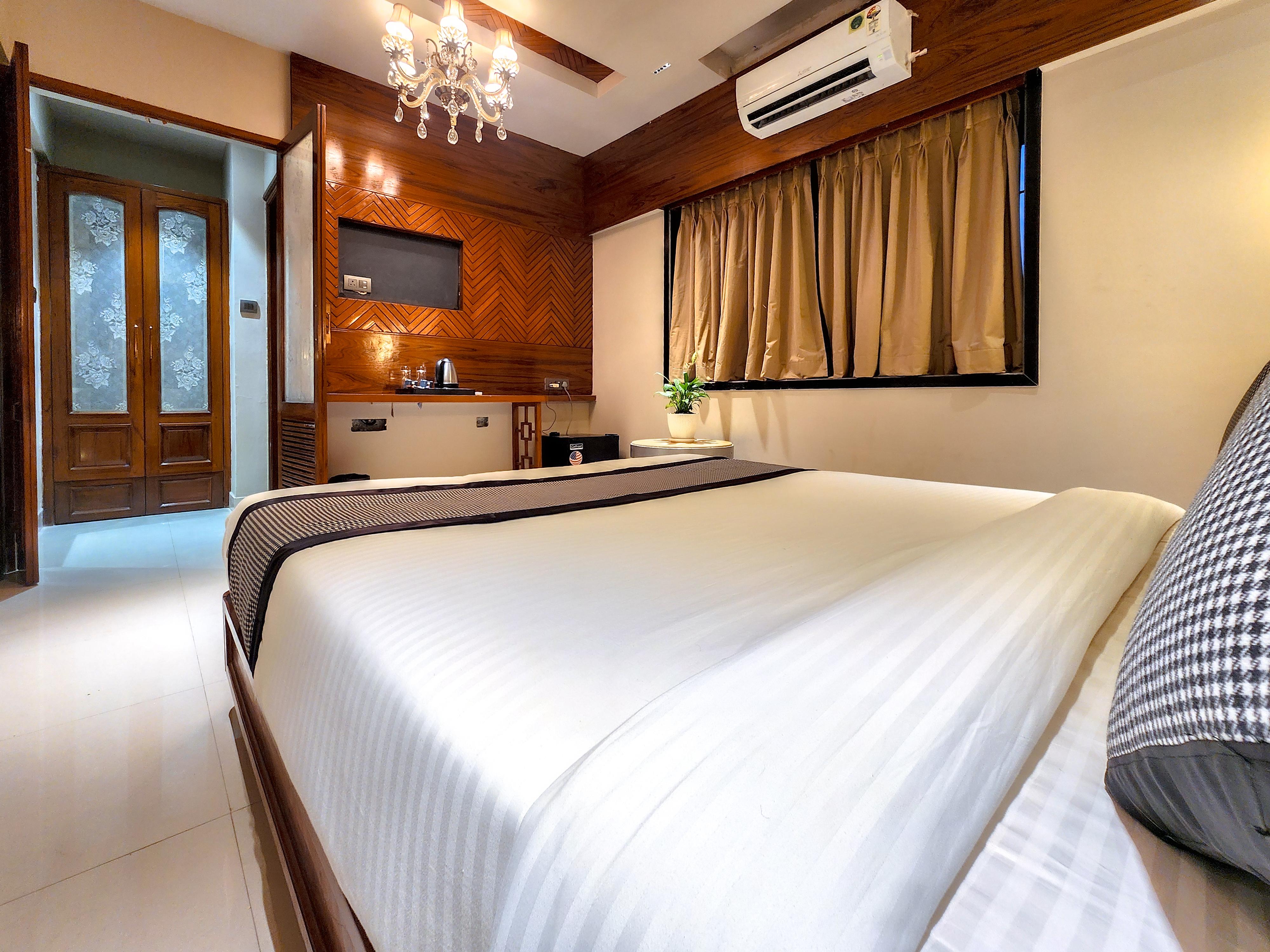 The Falcon Inn - Byculla