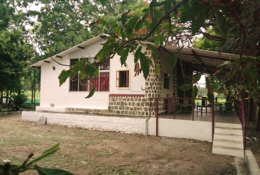 The wild cottages and rooms, Hassanur