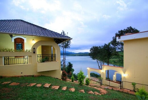 Vista Del Lago Lakeside Homestay