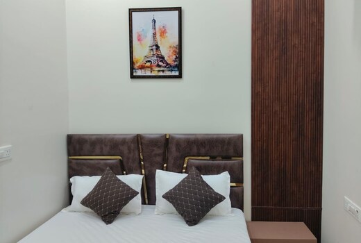 Saffron Hotel & Restorant