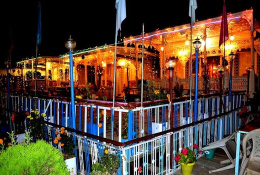 Altaf Houseboat