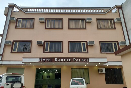 Hotel Rakhee Palace