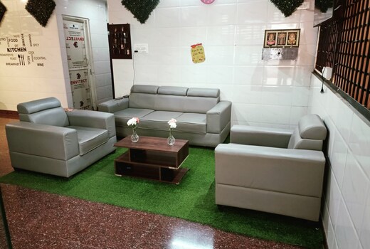 J C Express Inn