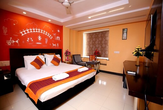 HOTEL RAJ INTERNATIONAL DX