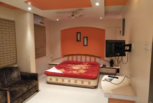 HOTEL SATURN RESIDENCY