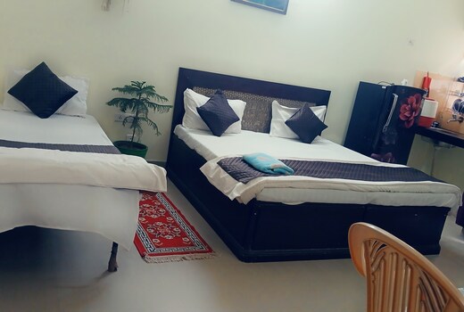 Kartik homestay with kitchen