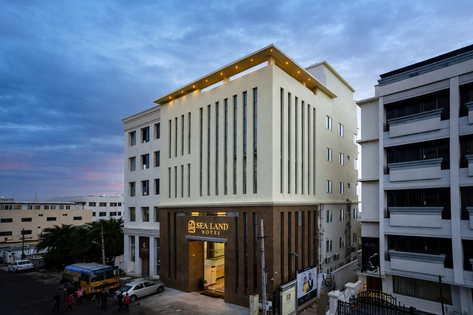 HOTEL SEA LAND
