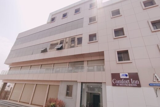 Hotel Raj Regency Kunjirwadi