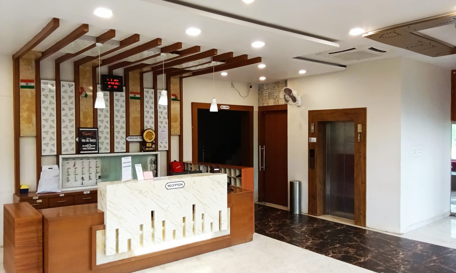 Hotel The Grand