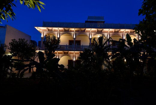 Hotel Sunbird | Rooms & Restaurant