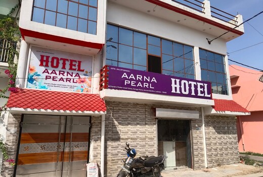 hotel aarna pearl