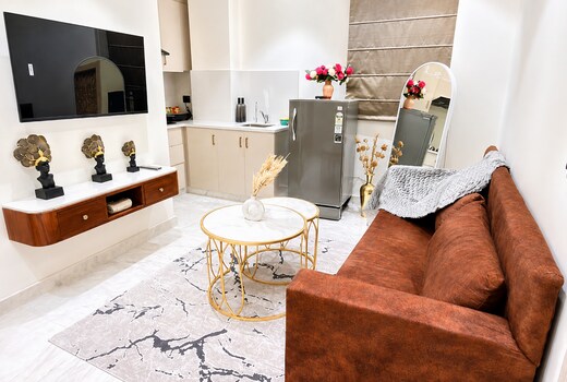 Cozy Cove Luxe Stay Near Medanta