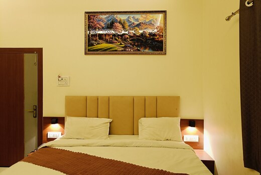 Shree Gangesh Inn