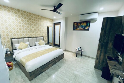 Hotel BHRAJ INN