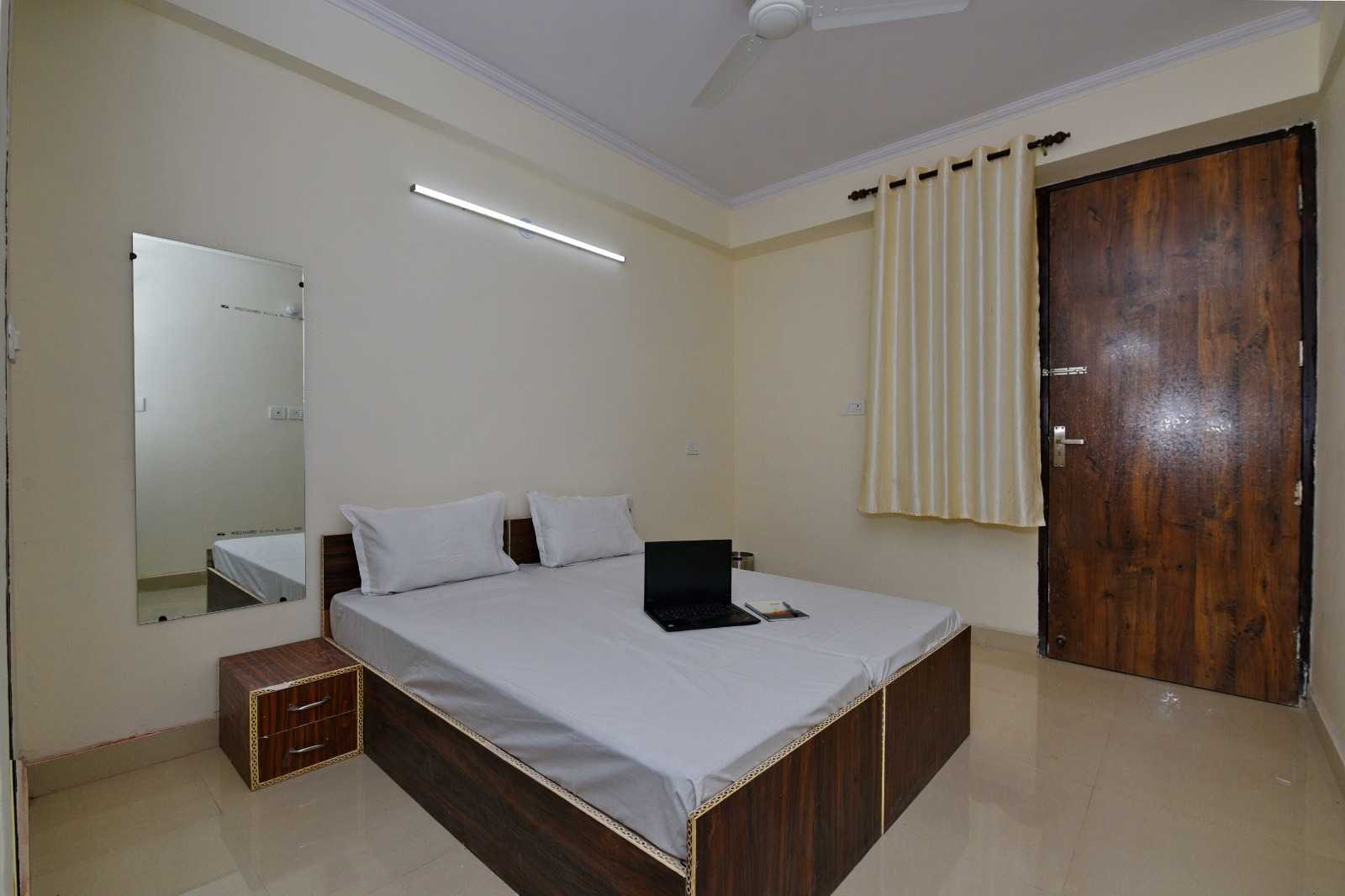 Flagship Metro Station Hotel