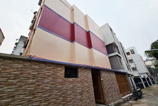 Hotel Trivedi International 500M from The Acropolis Mall