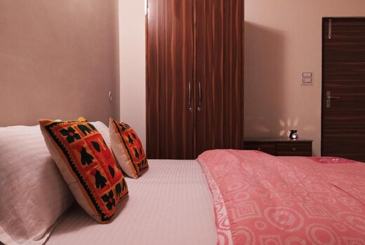 Shimla Gypsy - Oak Room (Women Friendly)